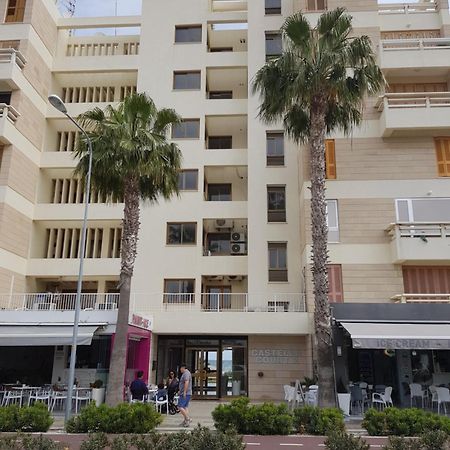 Haig'S Dream Flat On The Beach Lárnaca Exterior foto